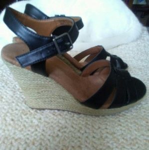 G H Bass Sling Back Wedge Sandals